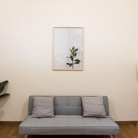 Appartamento Cozy Historical Flat Napoli Esterno foto
