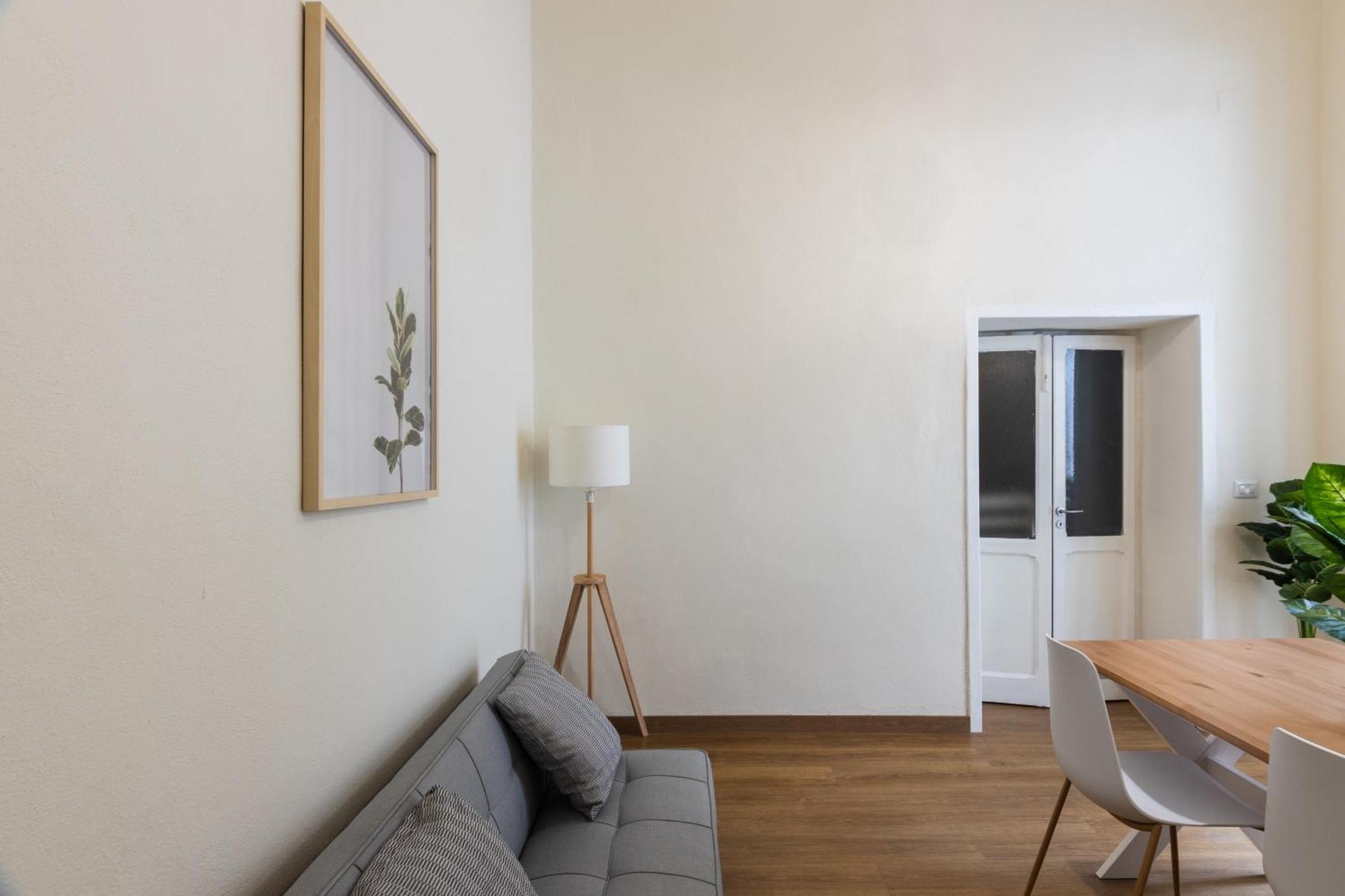 Appartamento Cozy Historical Flat Napoli Esterno foto