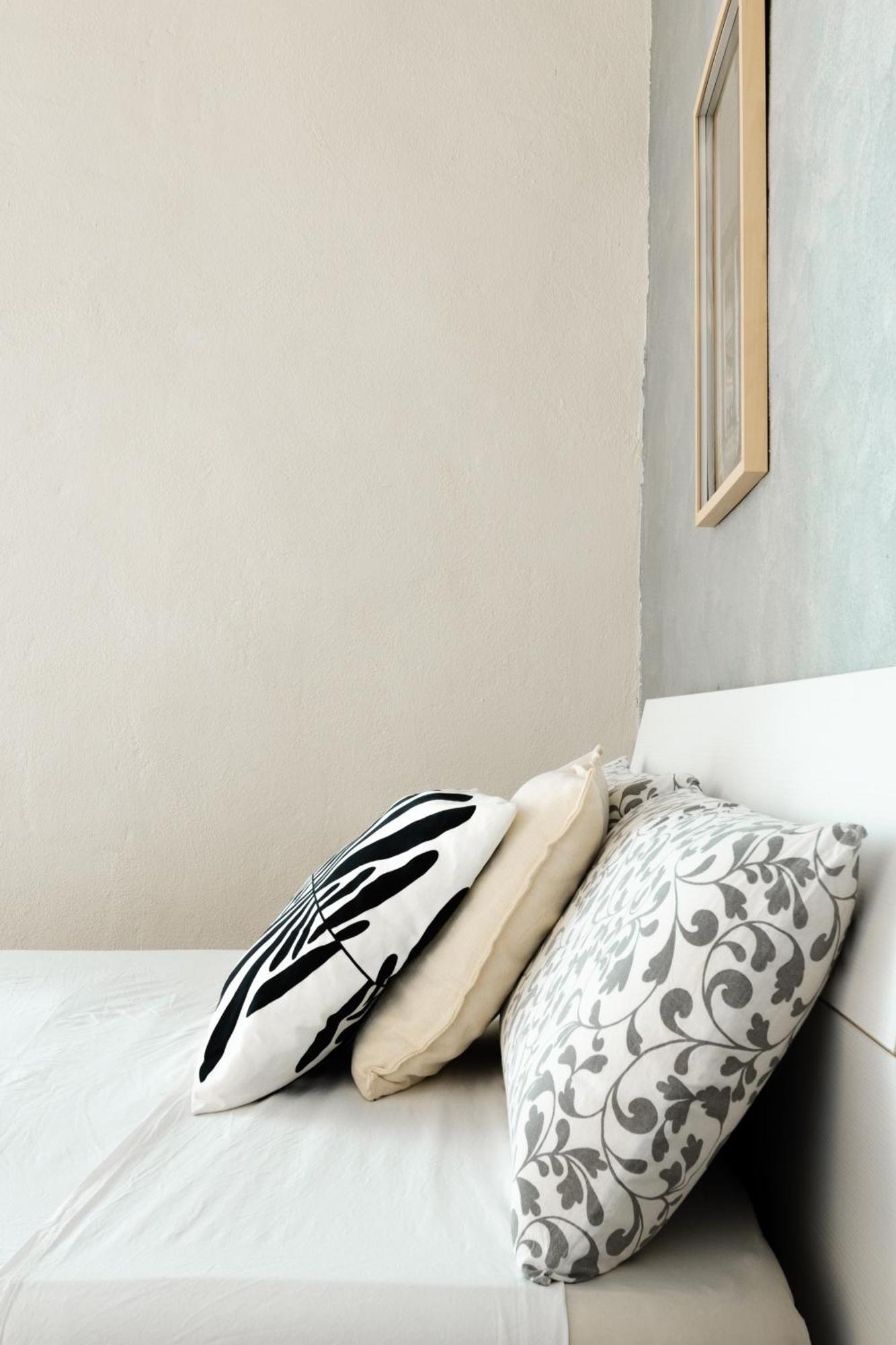Appartamento Cozy Historical Flat Napoli Esterno foto