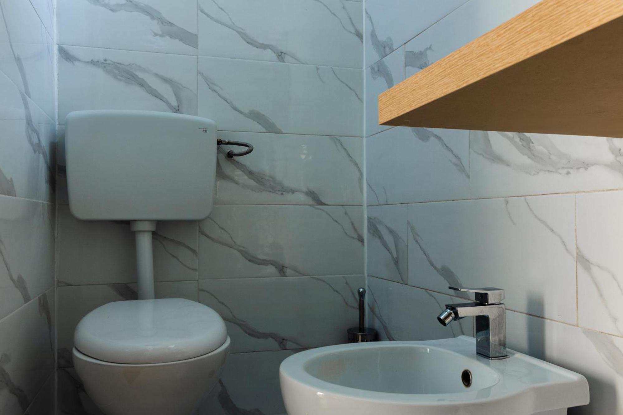 Appartamento Cozy Historical Flat Napoli Esterno foto