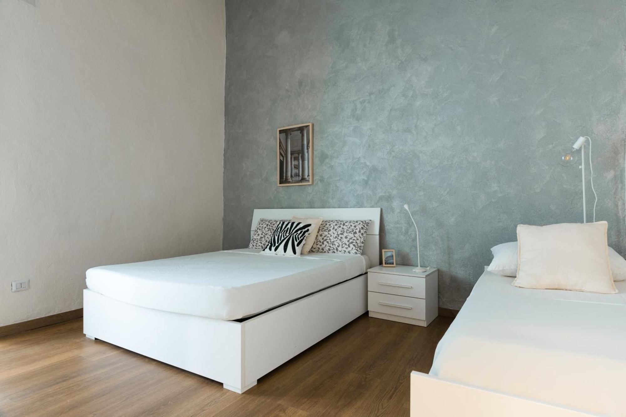 Appartamento Cozy Historical Flat Napoli Esterno foto