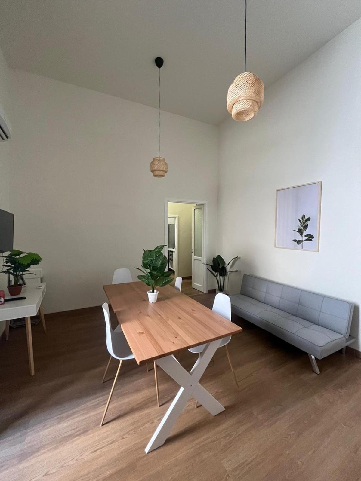 Appartamento Cozy Historical Flat Napoli Esterno foto